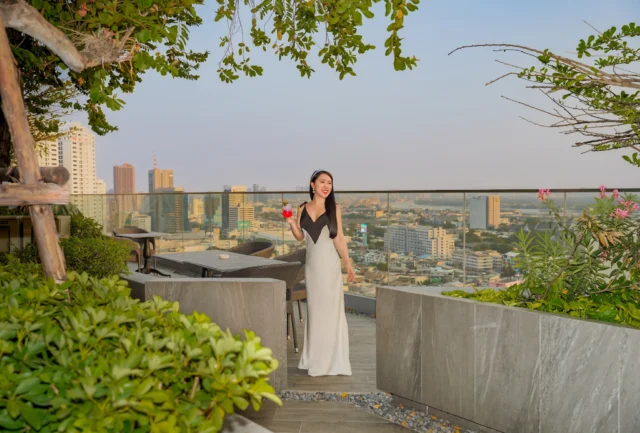 🌇 𝐒𝐚𝐯𝐨𝐫 𝐭𝐡𝐞 𝐒𝐮𝐧𝐬𝐞𝐭
As the sky turns golden, your dining experience begins. Enjoy exquisite flavors and skyline views at Wyndham Queen Convention Centre.

✨ Take a pause, soak in the view, and savor every moment 🌥️

𝑭𝒐𝒓 𝒊𝒏𝒒𝒖𝒊𝒓𝒊𝒆𝒔 𝒂𝒏𝒅 𝒃𝒐𝒐𝒌𝒊𝒏𝒈𝒔:
📞 02 258 3888
📩 rsvn@wyndhambangkokqueen.com
🌐 wyndhambangkokqueen.com
.
#WyndhamBangkokQueen #WyndhamBangkok