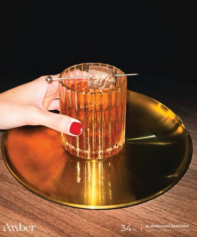 𝗦𝘁𝗲𝗽 𝘂𝗽. 𝗦𝗶𝗽 𝘀𝘁𝗿𝗼𝗻𝗴. 𝗟𝗲𝘁 𝗰𝗼𝗻𝗳𝗶𝗱𝗲𝗻𝗰𝗲 𝗽𝗼𝘂𝗿 🥃

Indulge in the confidence captured in this glass—where bold depth meets smooth intensity. This isn't just a drink, it's a statement. Sip it, feel it, own it.✨

📍 Amberbar.bkk 34 Floor | At Wyndham Bangkok Queen Convention Centre
🗓️ Open Everyday
🕕 6:00 PM - 2:00 AM
.
.
𝐅𝐢𝐧𝐝 𝐮𝐬 𝐚𝐭:
📞 02 258 3888
📩 rsvn@wyndhambangkokqueen.com
🌐 wyndhambangkokqueen.com
.
#WyndhamBangkokQueen #WyndhamBangkok #Amberbarbkk