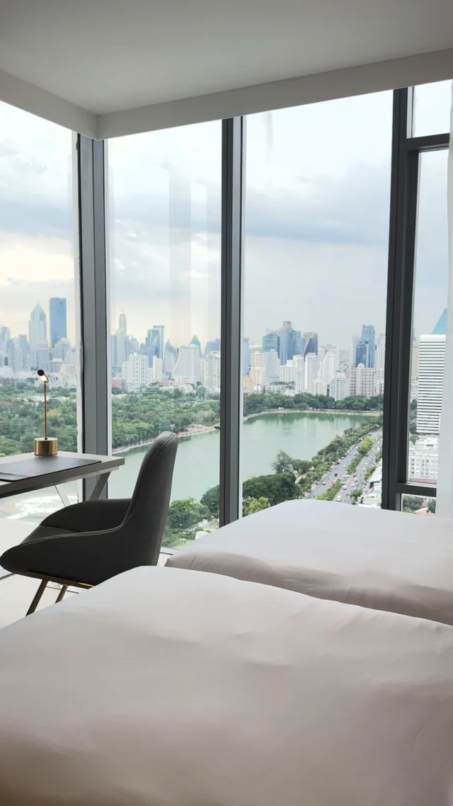 𝑺𝒑𝒂𝒄𝒆 𝒕𝒐 𝑳𝒊𝒗𝒆, 𝑺𝒕𝒚𝒍𝒆 𝒕𝒐 𝑳𝒐𝒗𝒆 🩵
Step into the ultimate urban sanctuary—our 3 Bedroom Suite is where spacious design meets sophisticated living. Enjoy panoramic city views, stylish interiors, and all the comforts of home.✨

🛋️ Enjoy 125 sqm.
🌇 Bangkok City View
🛏️ King and twin beds

𝑭𝒐𝒓 𝒊𝒏𝒒𝒖𝒊𝒓𝒊𝒆𝒔 𝒂𝒏𝒅 𝒃𝒐𝒐𝒌𝒊𝒏𝒈𝒔:
📞 02 258 3888
📩 rsvn@wyndhambangkokqueen.com
🌐 wyndhambangkokqueen.com
.
.
#WyndhamBangkokQueen #WyndhamBangkok #BangkokStaycation #sukhumvithotel #WyndhamRewards